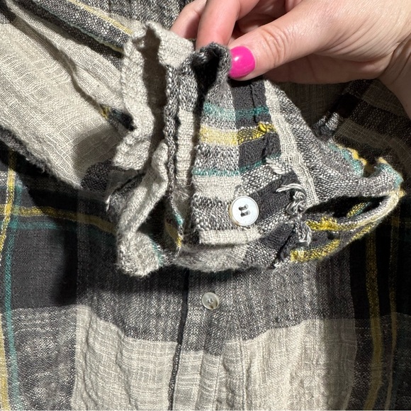 La Miel Oversized Button Down Long Sleeve Shirt Plaid Fringe Hem Size Small - Picture 6 of 12